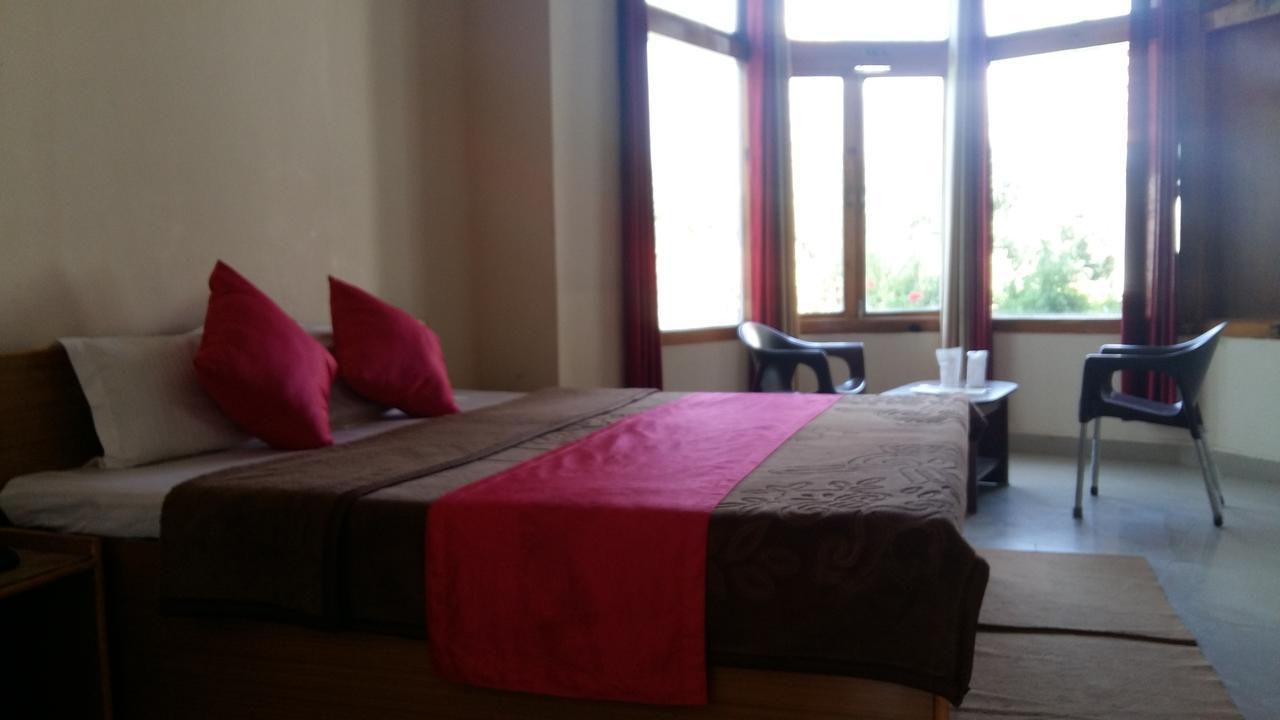 The Tara Villa Shamshi Buitenkant foto